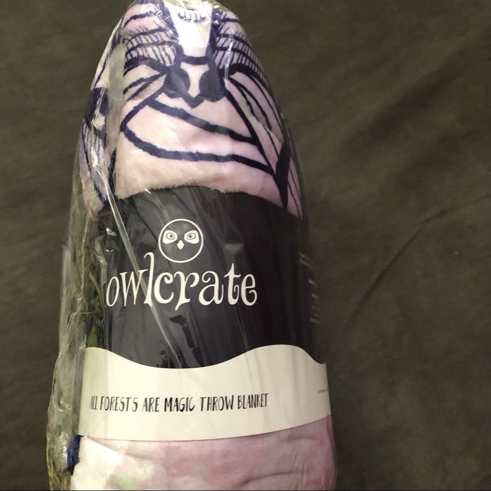Owlcrate the cruel prince all forest are magic throw blanket